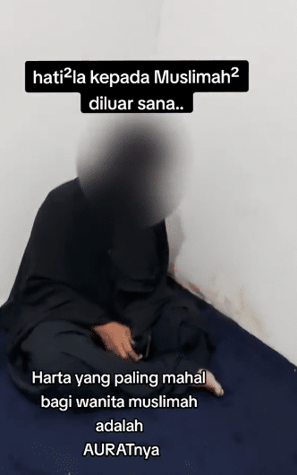 Lelaki Kantoi Menyamar Pakai Purdah, Duduk Dalam Surau Perhati Wanita Tukar Baju